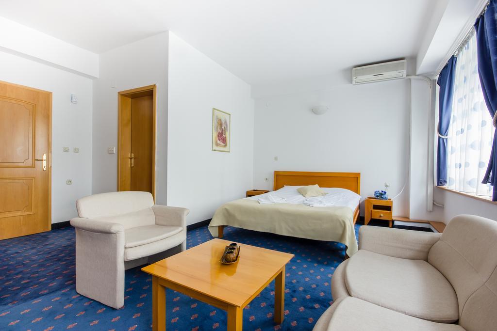 Hotel Residence Inn Skopje Zimmer foto