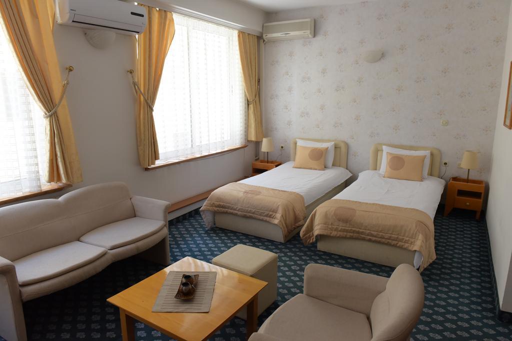 Hotel Residence Inn Skopje Exterior foto