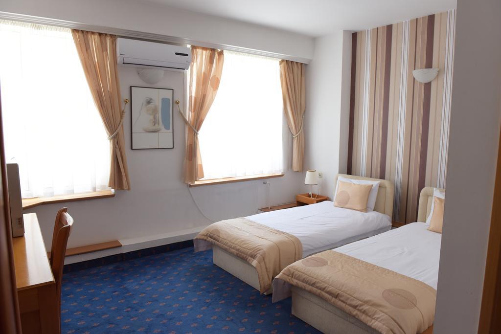 Hotel Residence Inn Skopje Exterior foto